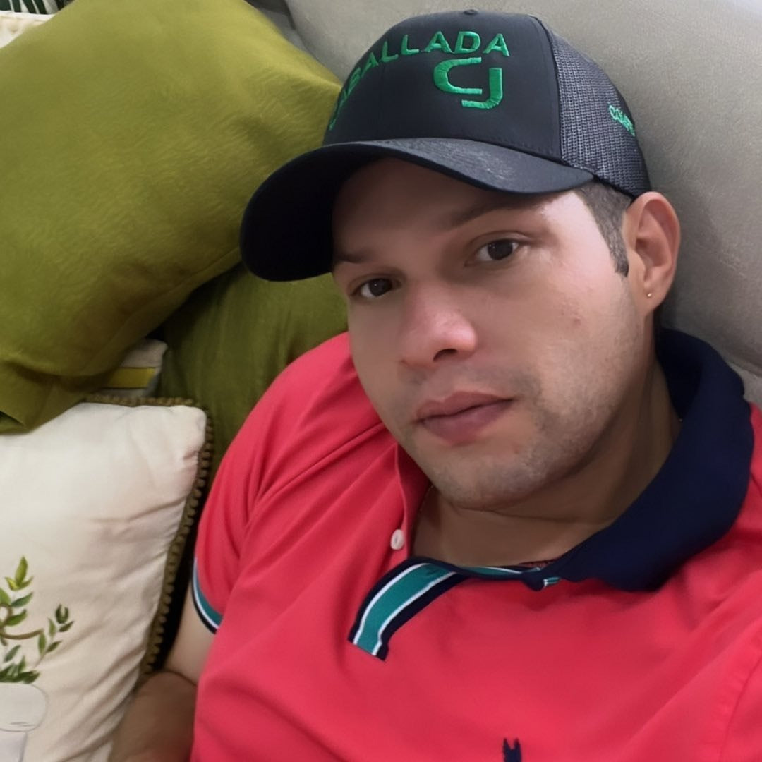 <em>Luis Lopez</em>